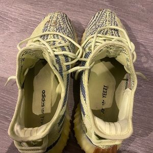Excellent Condition Yeezy size 12